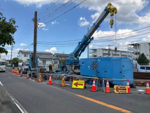 写真２　M2337-1鋼矢板圧入状況